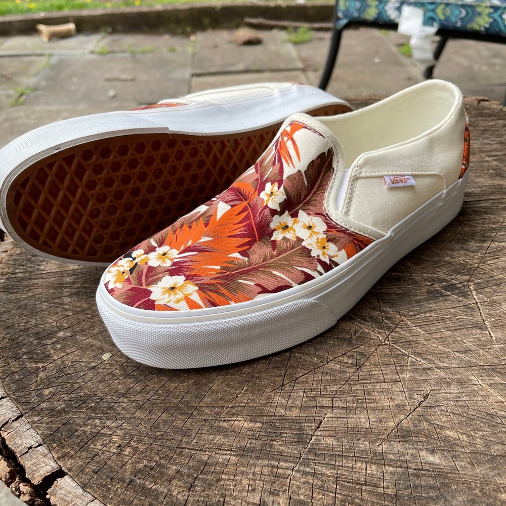 Hawaiian summery printed platform vans, worn once for 20 minutes.